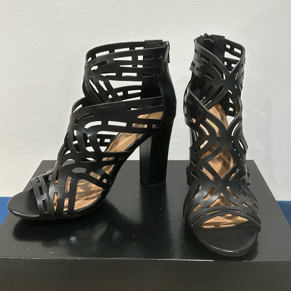 Block heel sandals